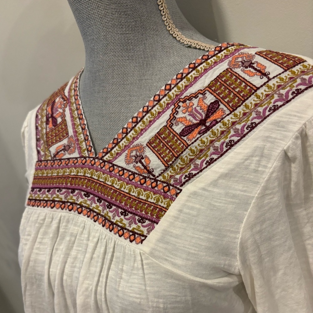 LUCKY BRAND SIZE XS EMBROIDERED LONG SLEEVE